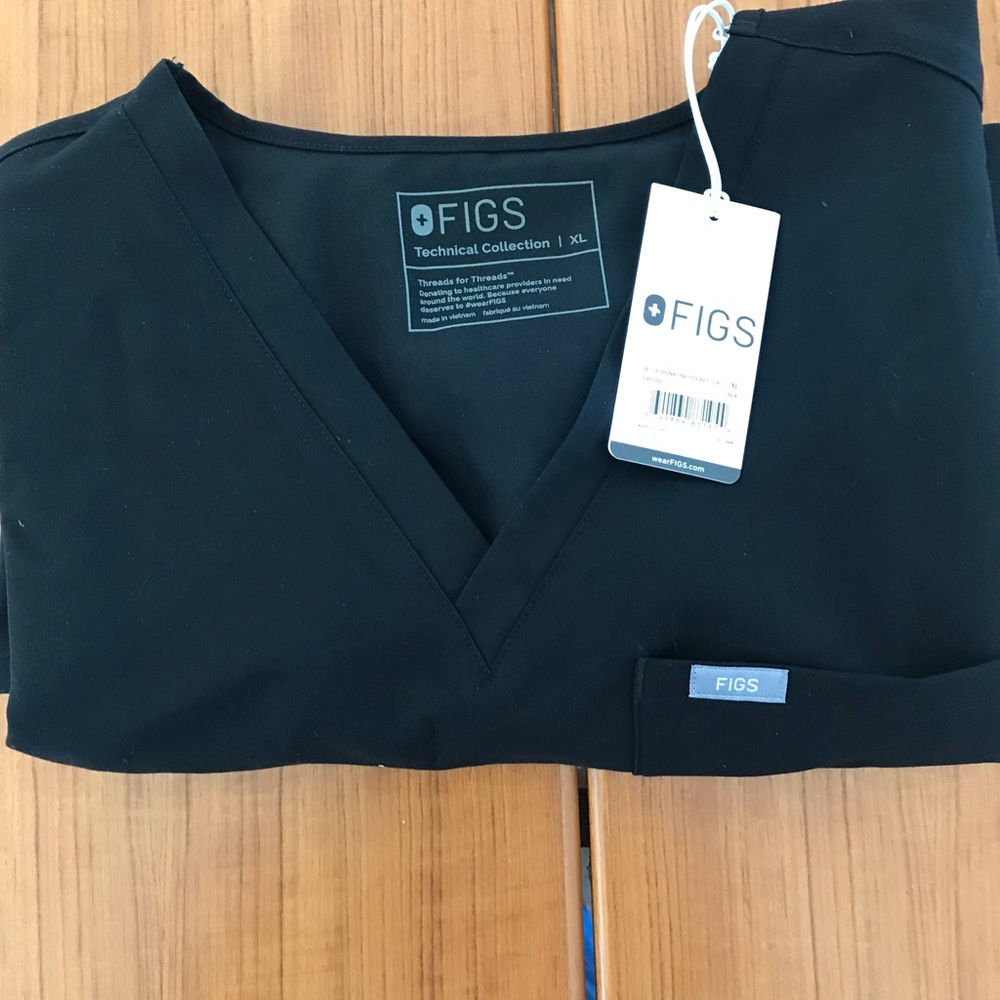 Figs scrub top black Catarina XL NWT